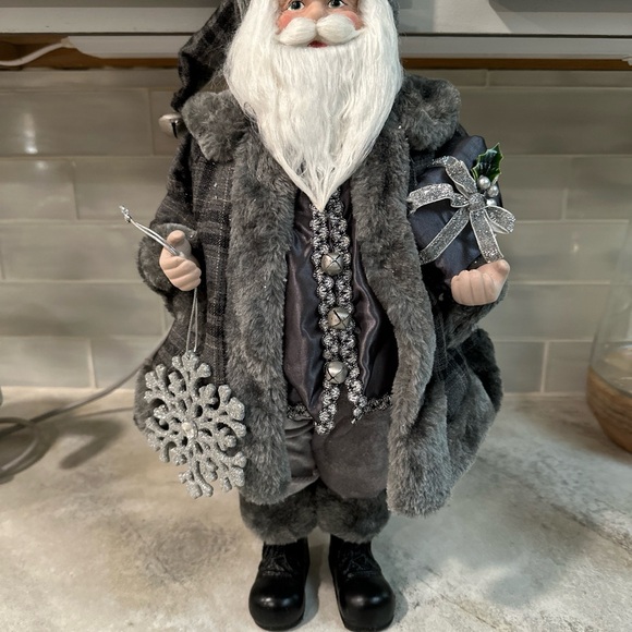 Rare Pier One Imports Vintage Style Gray Santa - Picture 13 of 13